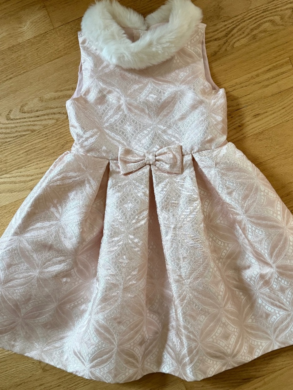 Janie and Jack size 5 Light Pink Dress with Bow and Fur Collar